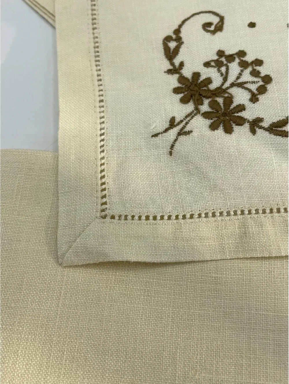 Vintage Linen Luncheon Napkins with Embroidery, Set of 4